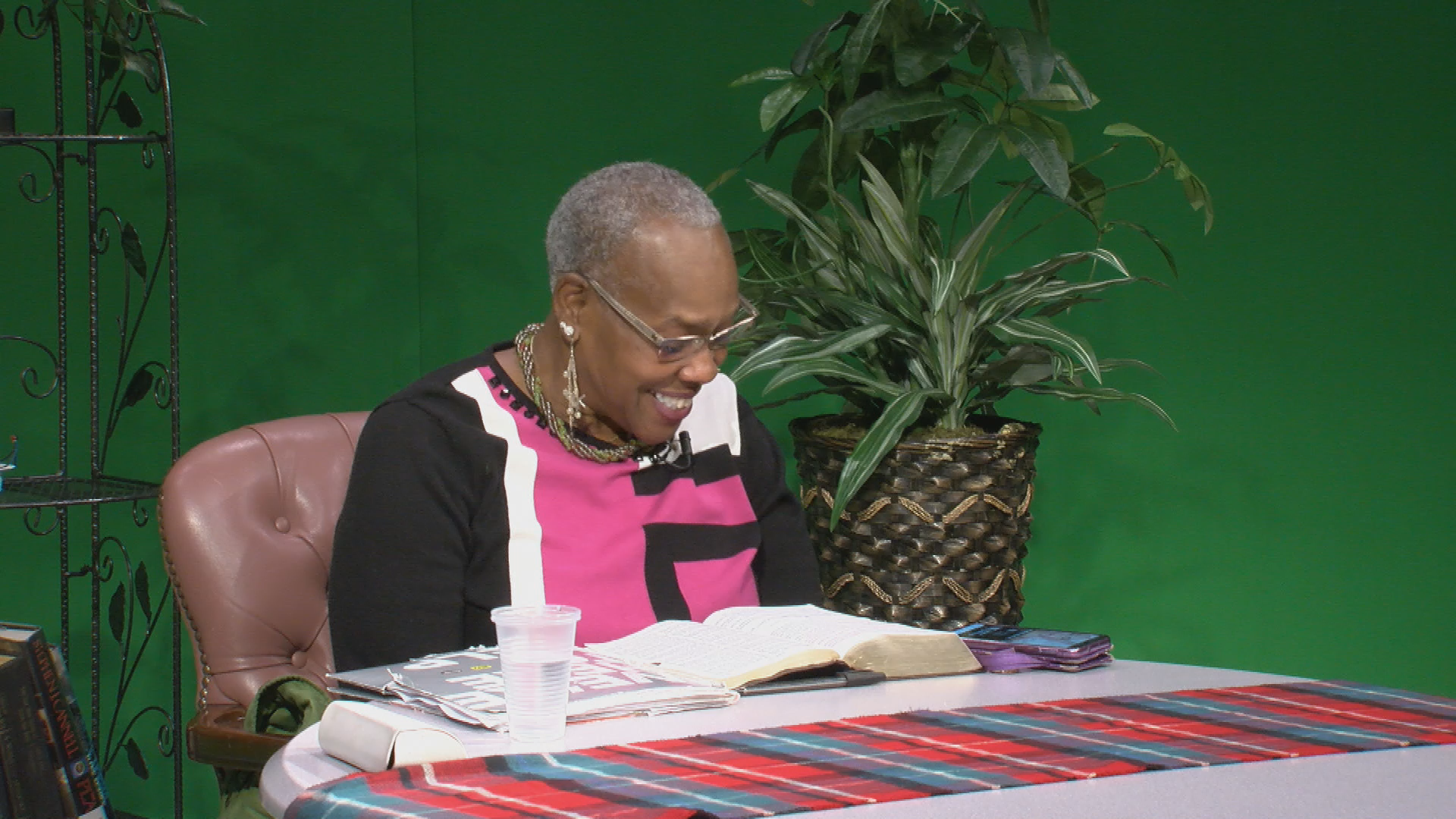 Thumbnail image for Needs to be Seen - 321