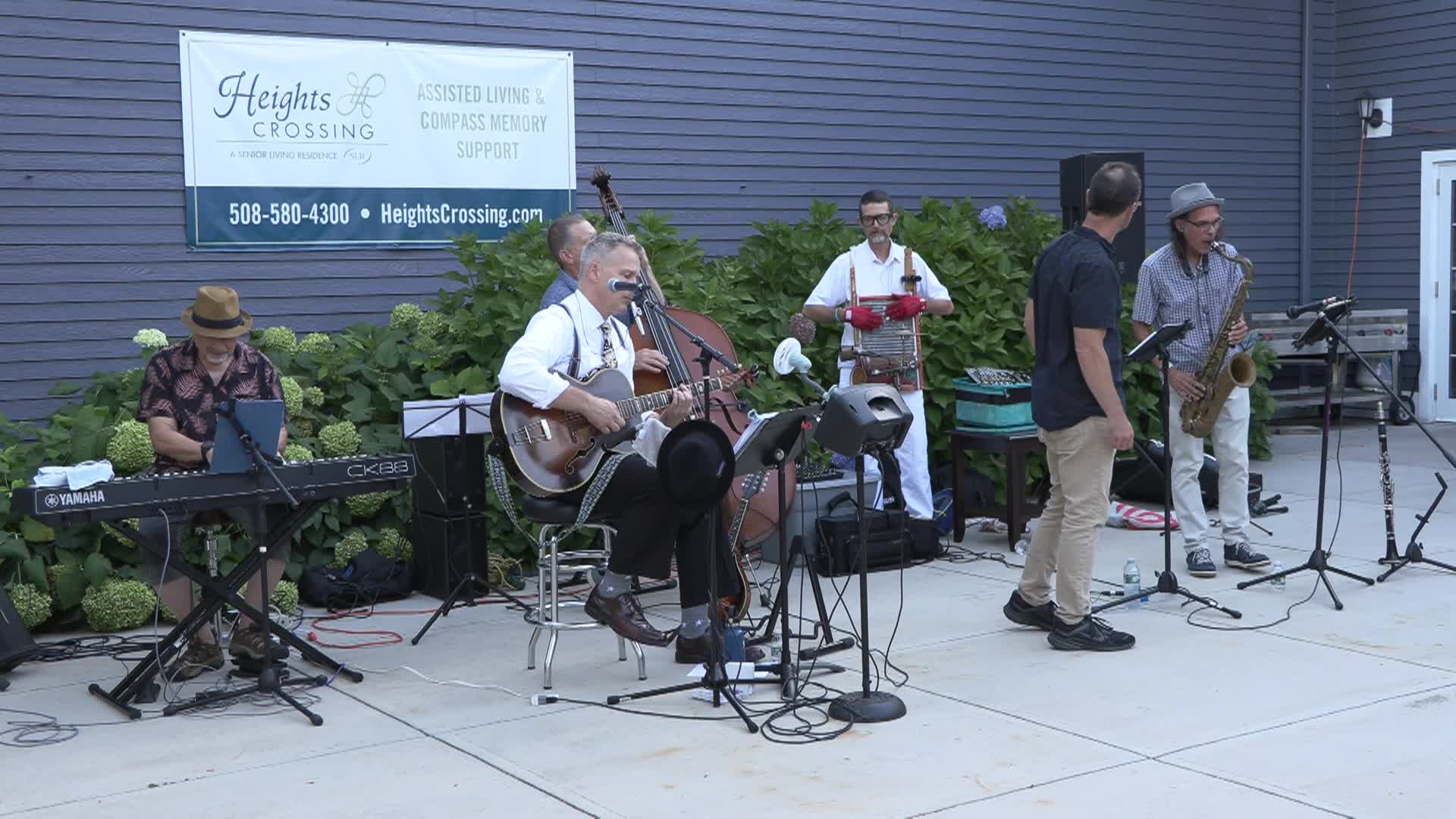 Thumbnail image for 20240828-SummerConcertSeries-TheSmackdabs