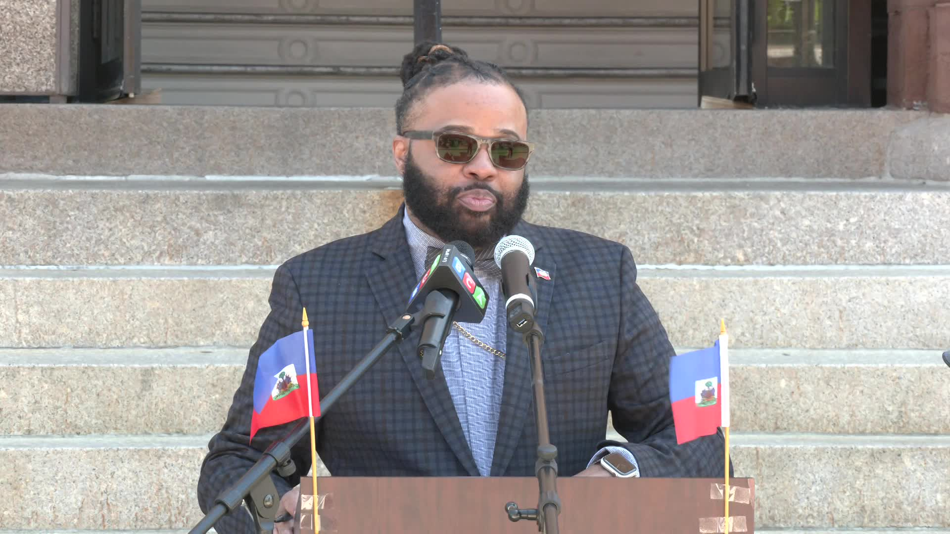 Thumbnail image for 2022-05-18-HaitianFlagDay
