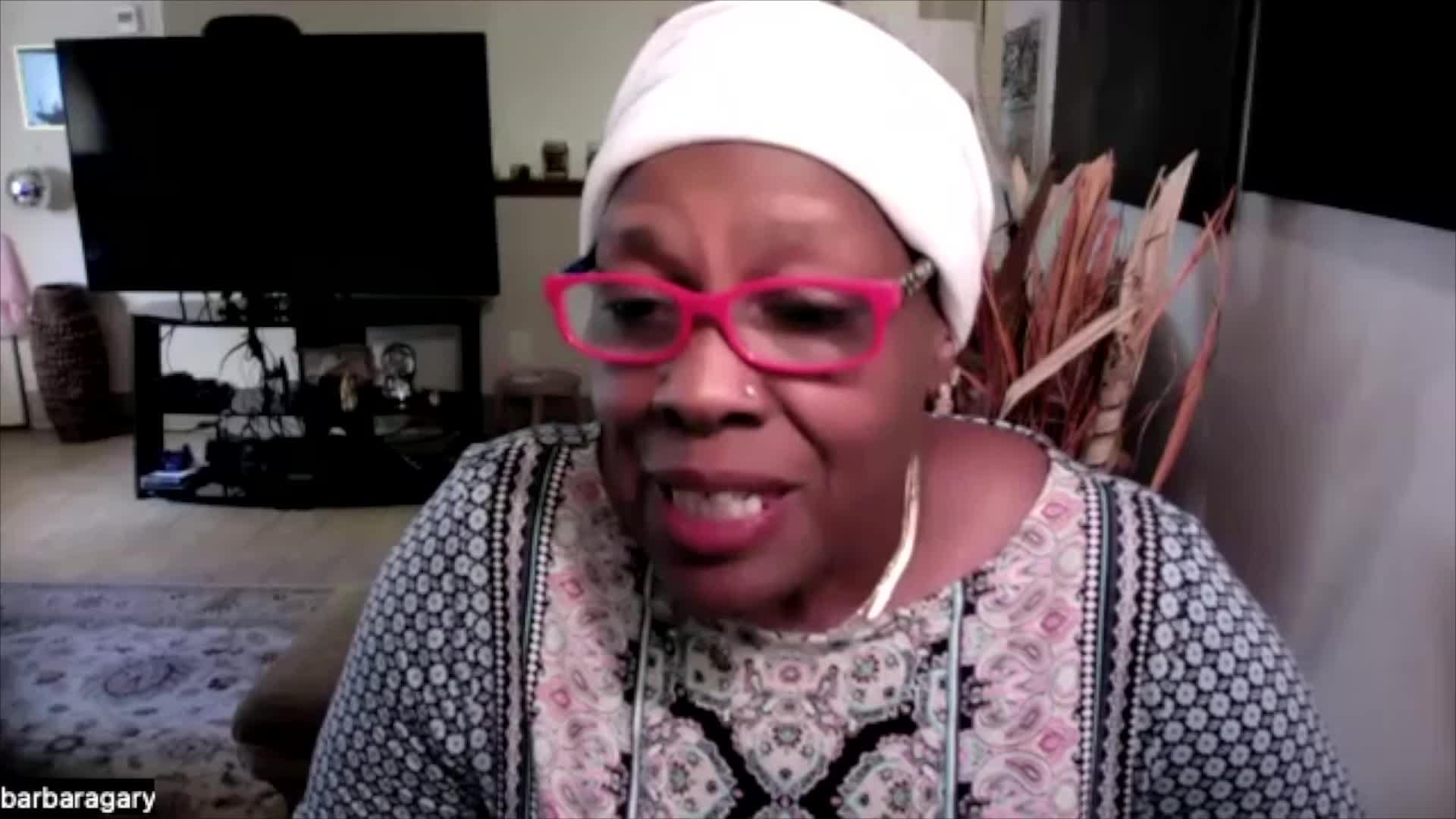 Thumbnail image for Needs to be Seen - 385